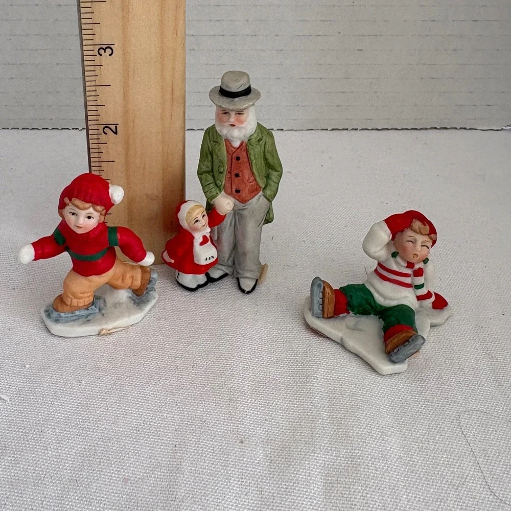 Lefton Porcelain Figurines Winter Ice Skating Set‎ of 3 Vintage